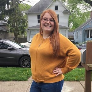 Meet your Posher, Alyssa
